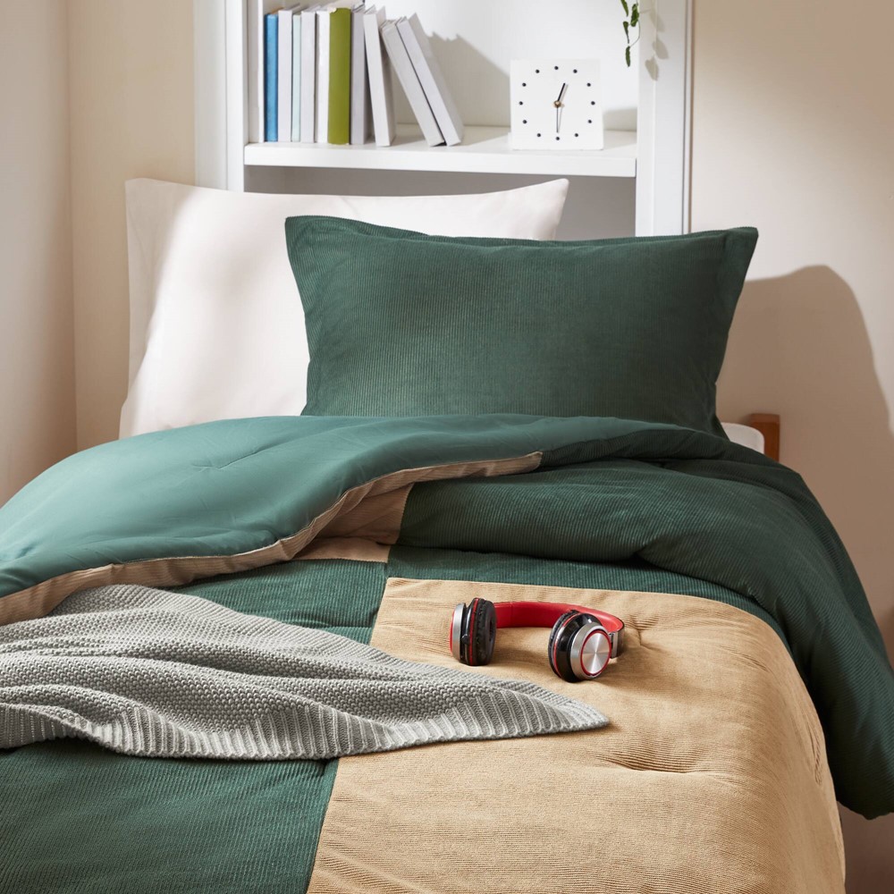 Intelligent Design Stafford Comforter Set in Green, Twin/Twin XL ID10-2523 - Image 4