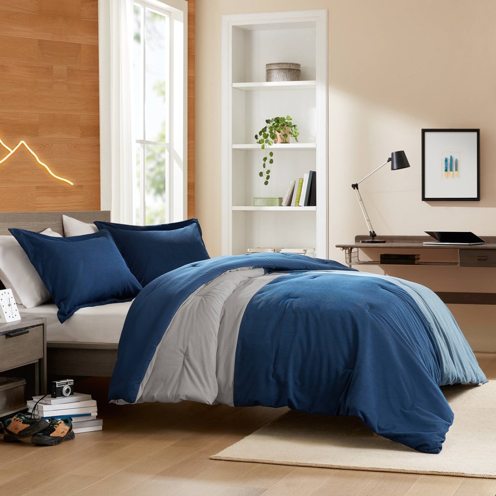 Intelligent Design Stafford Comforter Set in Blue, Full/Queen ID10-2522 - Image 4
