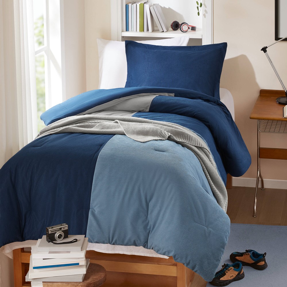 Intelligent Design Stafford Comforter Set in Blue, Twin/Twin XL ID10-2521