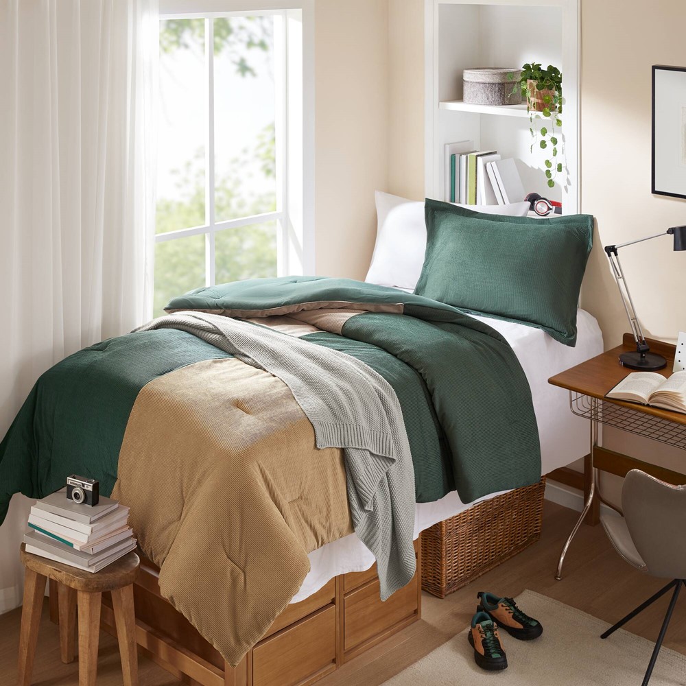 Intelligent Design Stafford Comforter Set in Green, Twin/Twin XL ID10-2523 - Image 2
