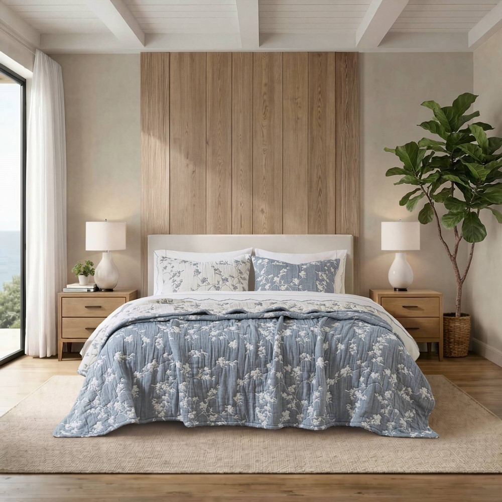 Harbor House Catalina Botanical 3 Piece Jacquard Cotton Gauze Quilt Set in Navy, Full/Queen HHD14-1990