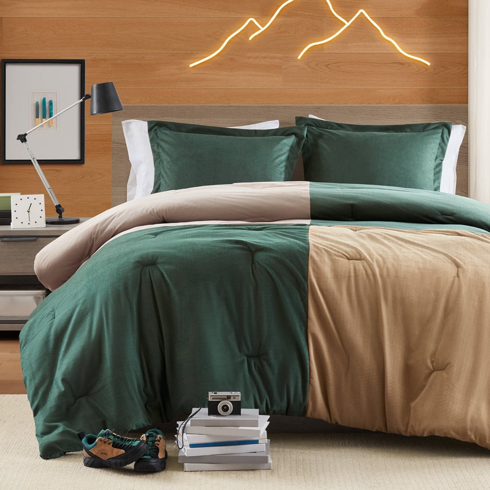 Intelligent Design Stafford Comforter Set in Green, Full/Queen ID10-2524